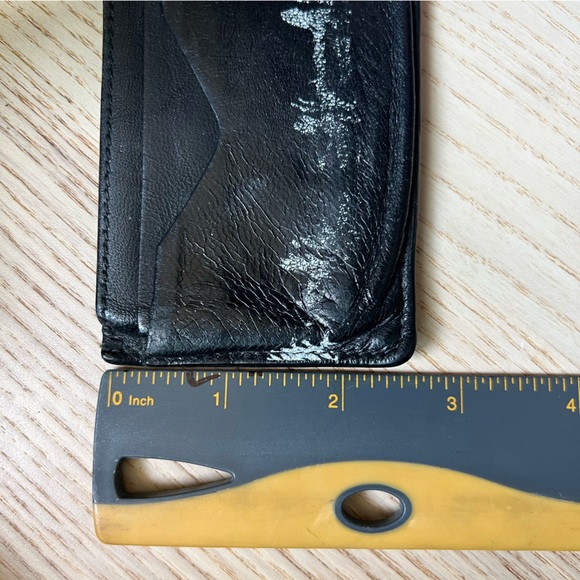 ALEXANDER MCQUEEN Ribcage Embossed Black Leather Card Holder - Picture 8 of 9